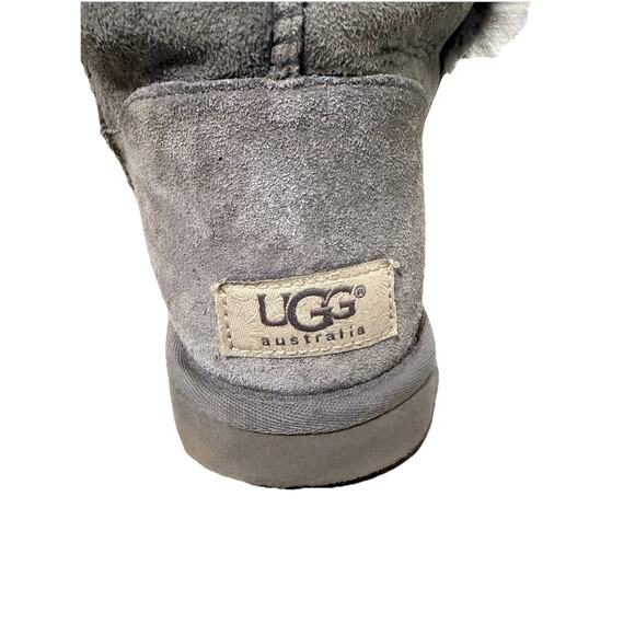 Ugg Australia Boots Women 7M Bailey Triplet Button II Shoes Gray Suede Tall Snow - Picture 2 of 5